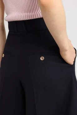 Bermudas in sustainable technical wool twill