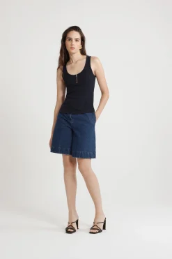 Scoop neck tank in ribbed organic cotton blend