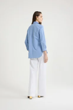 Tailored shirt in printed organic cotton poplin